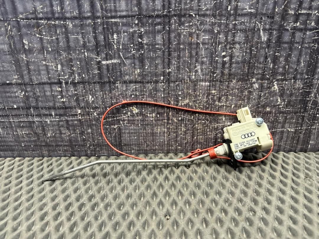 Замок лючка бензобака, 700 рублей, Красноярск