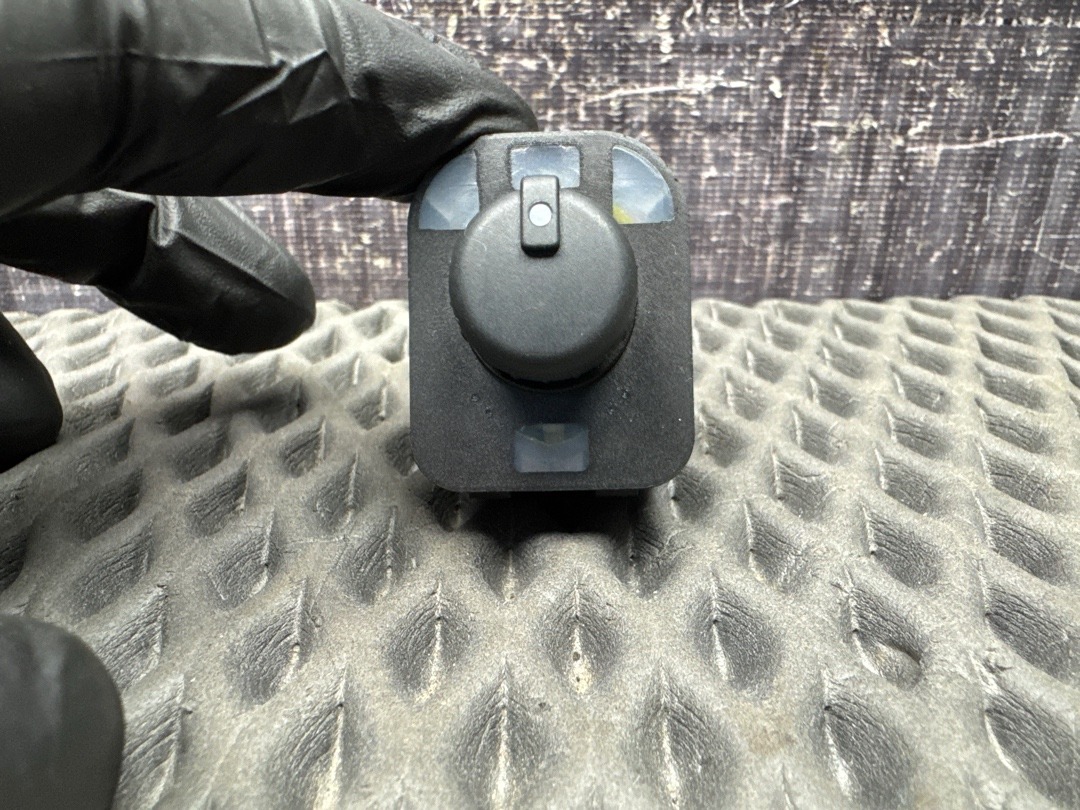 Кнопка регулировки зеркал, 1000 рублей, Красноярск