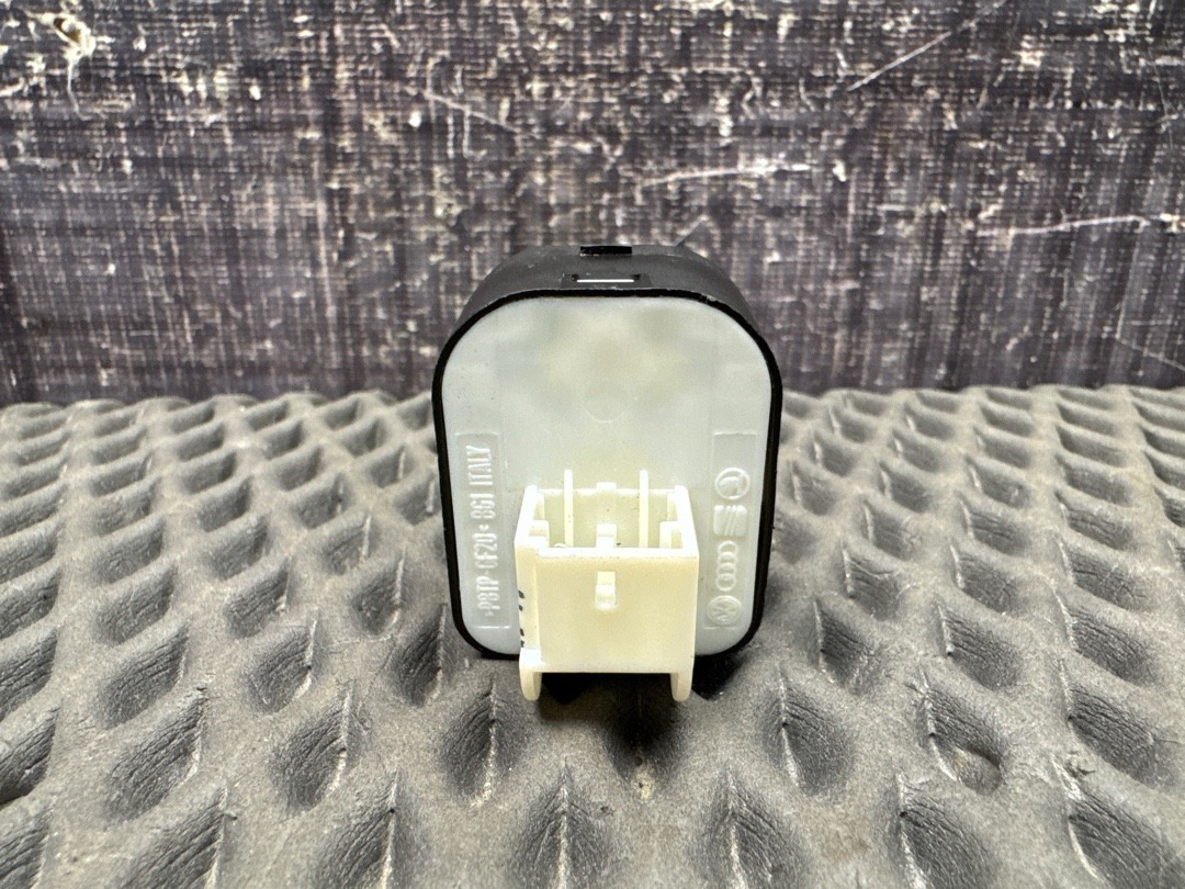 Кнопка регулировки зеркал, 1000 рублей, Красноярск