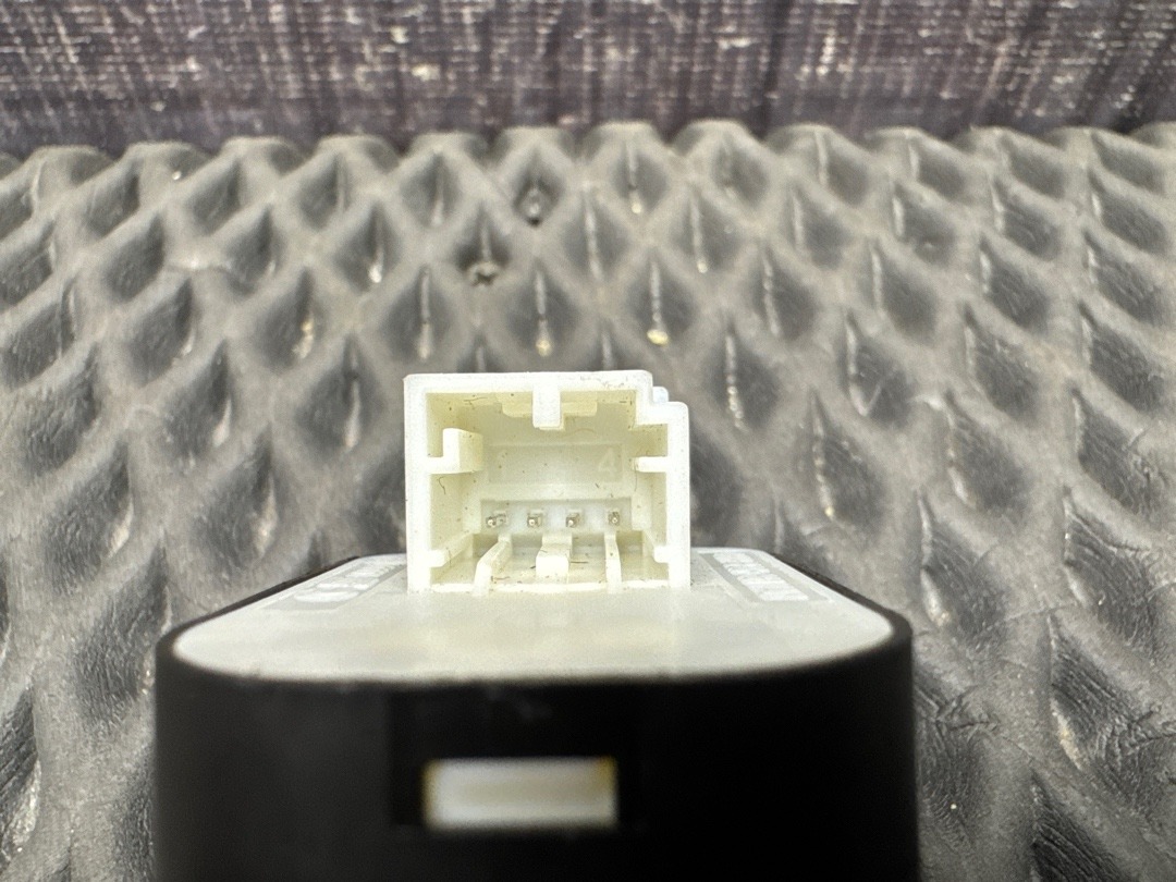 Кнопка регулировки зеркал, 1000 рублей, Красноярск