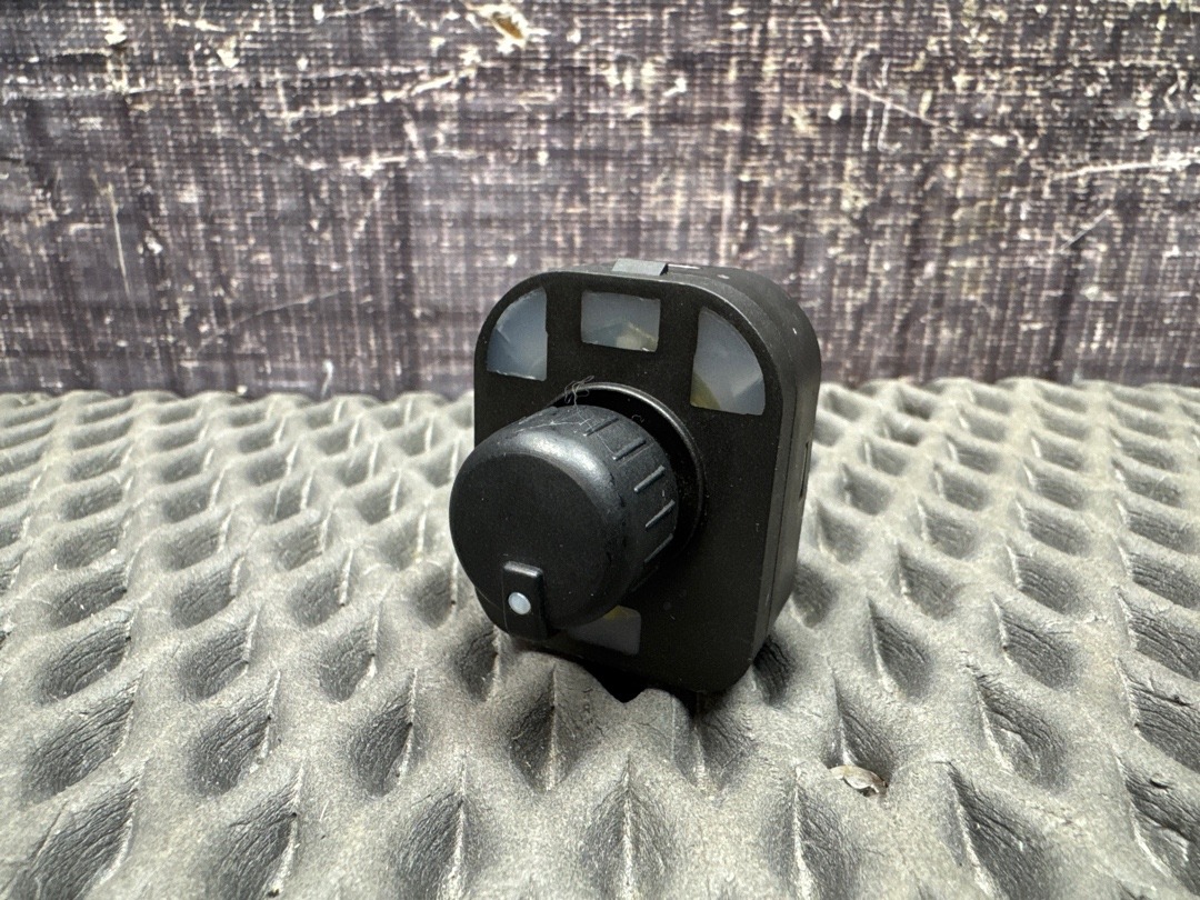 Кнопка регулировки зеркал, 1000 рублей, Красноярск