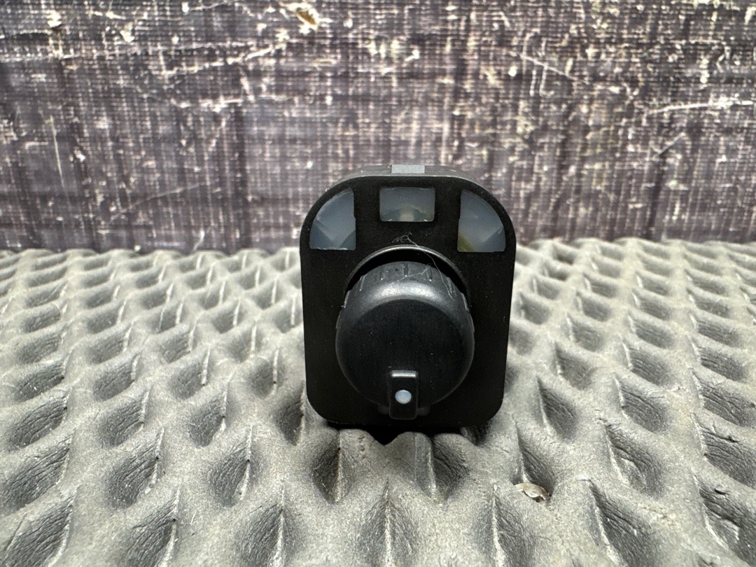 Кнопка регулировки зеркал, 1000 рублей, Красноярск