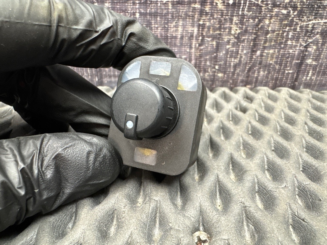 Кнопка регулировки зеркал, 1000 рублей, Красноярск