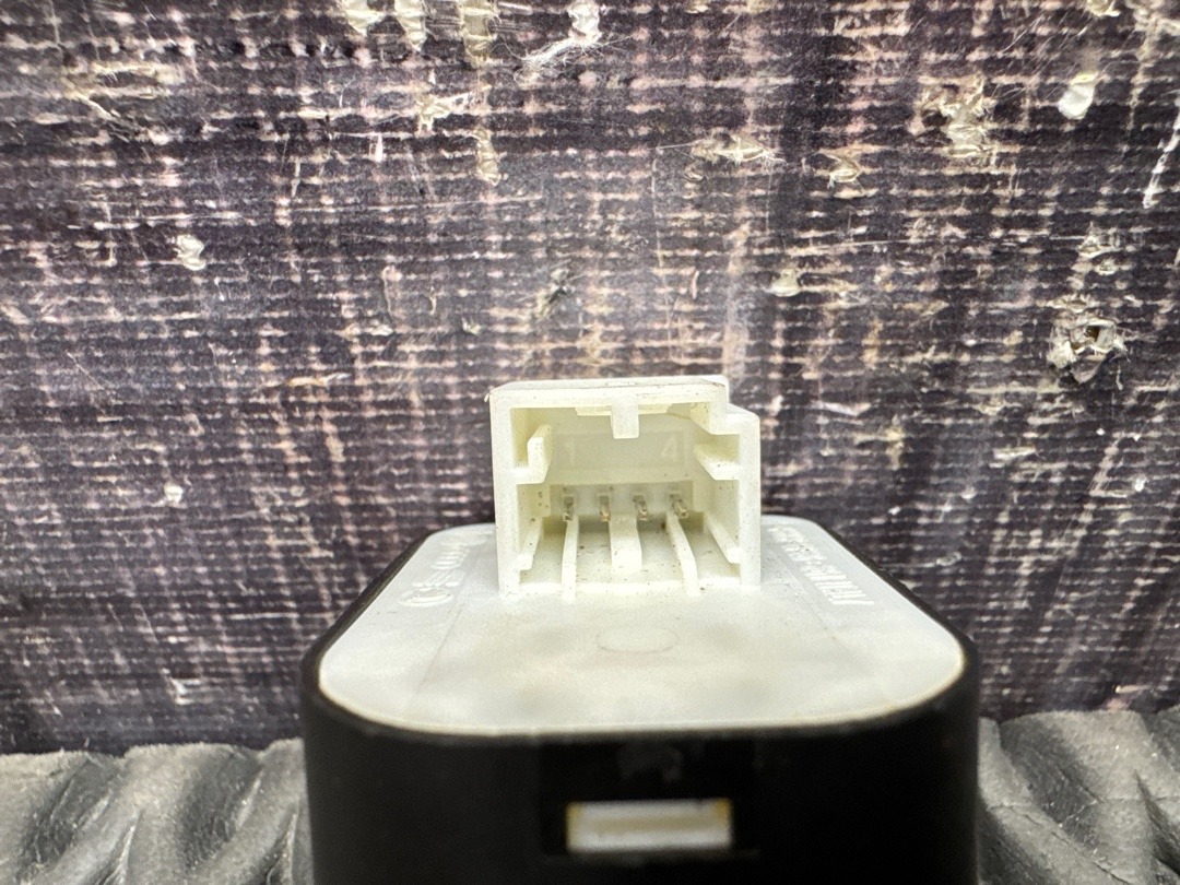 Кнопка регулировки зеркал, 1000 рублей, Красноярск