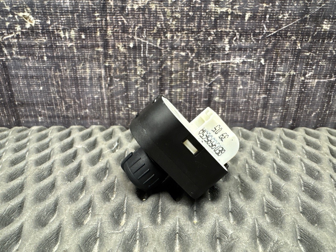 Кнопка регулировки зеркал, 1000 рублей, Красноярск