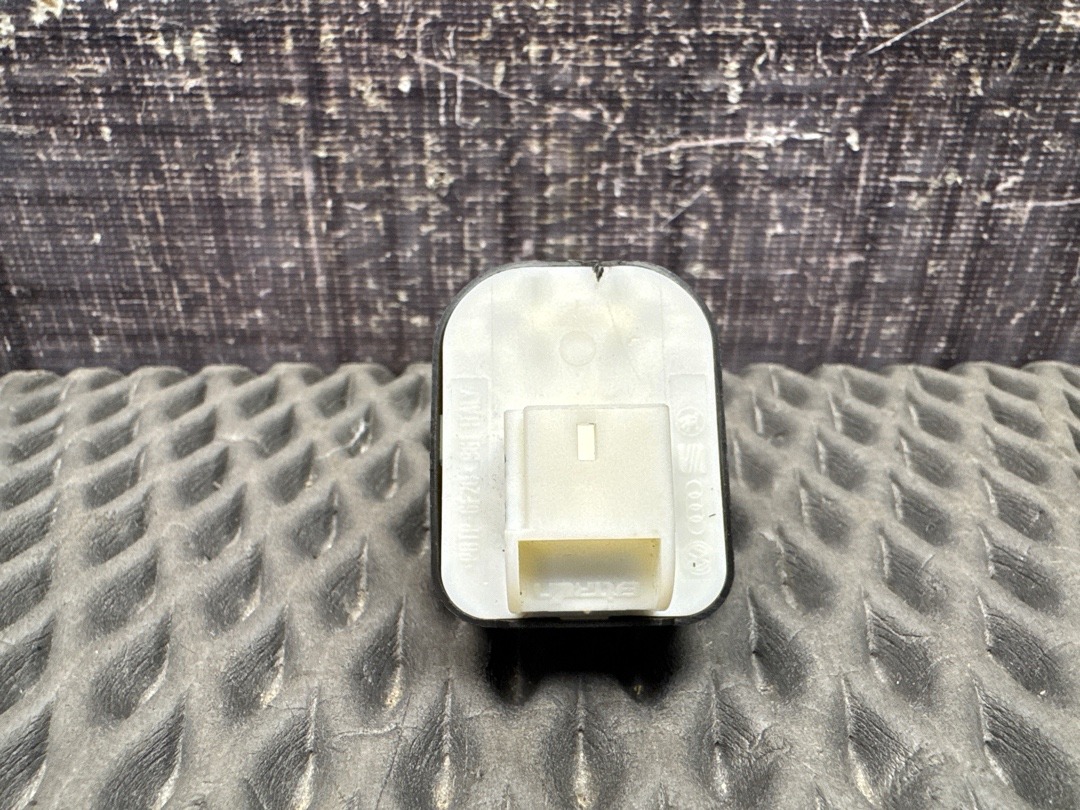 Кнопка регулировки зеркал, 1000 рублей, Красноярск