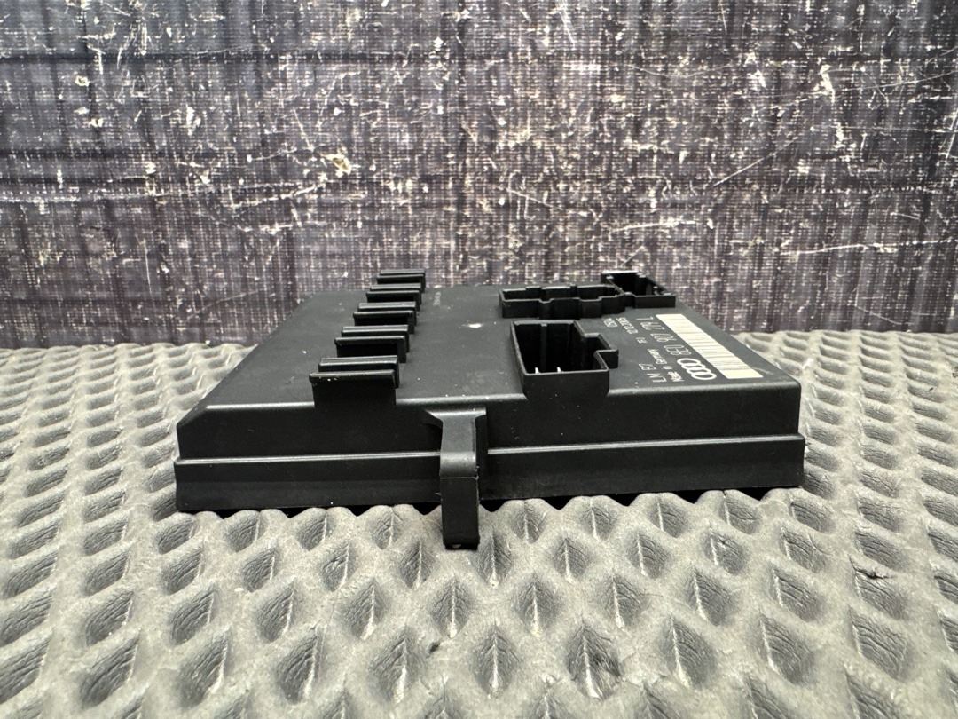 Блок управления бортовой сети, 2000 рублей, Красноярск