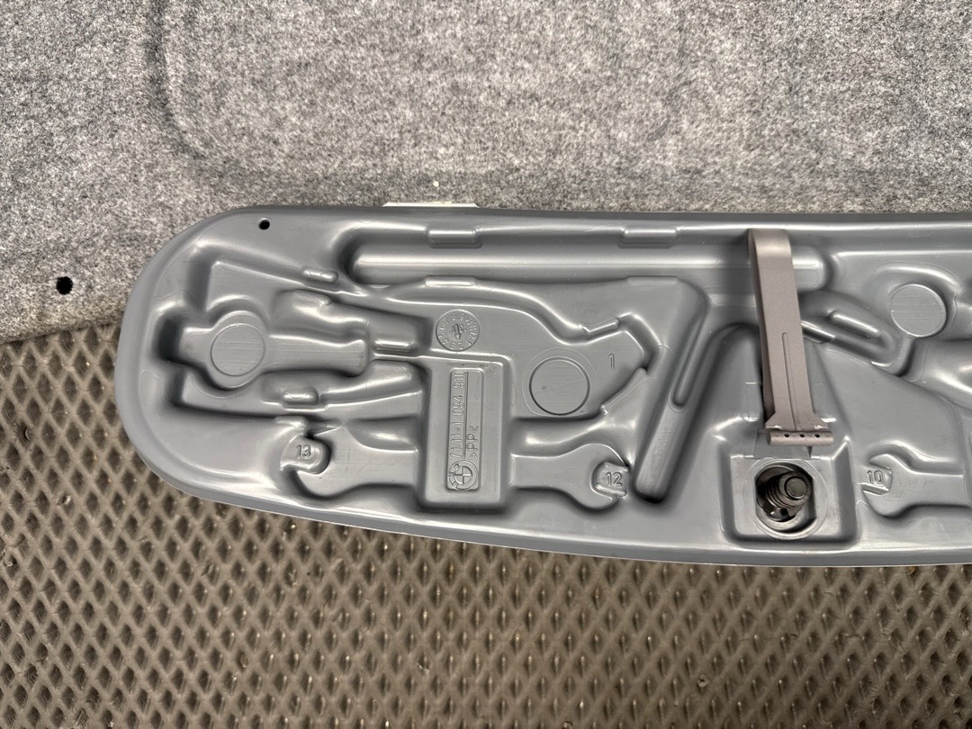 Обшивка крышки багажника, 300 рублей, Красноярск