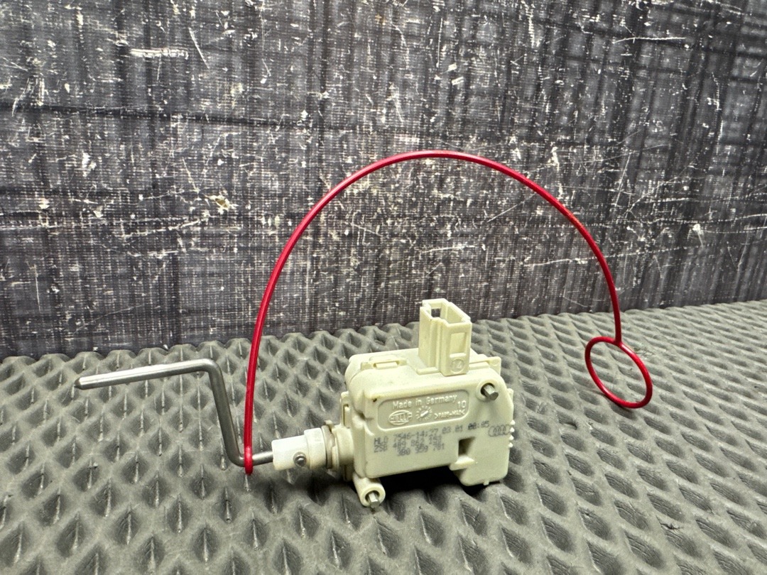 Замок лючка бензобака, 700 рублей, Красноярск