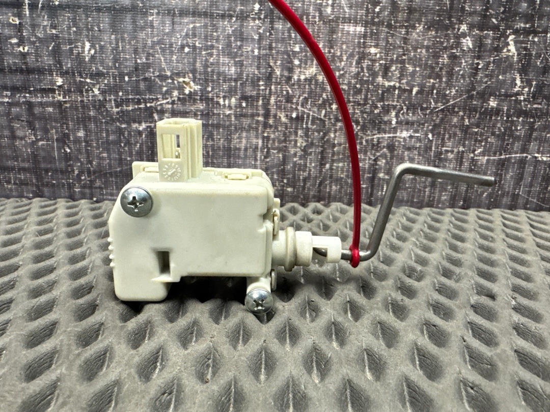 Замок лючка бензобака, 700 рублей, Красноярск