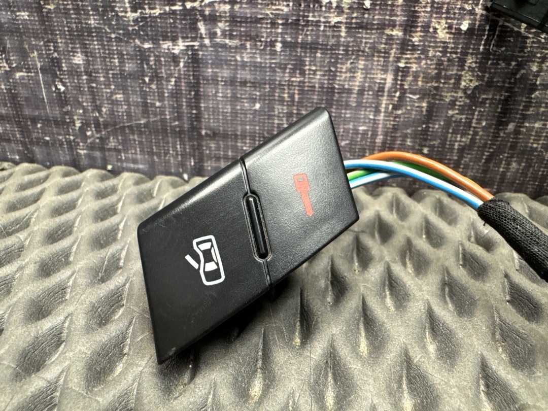 Кнопка центрального замка, 450 рублей, Красноярск