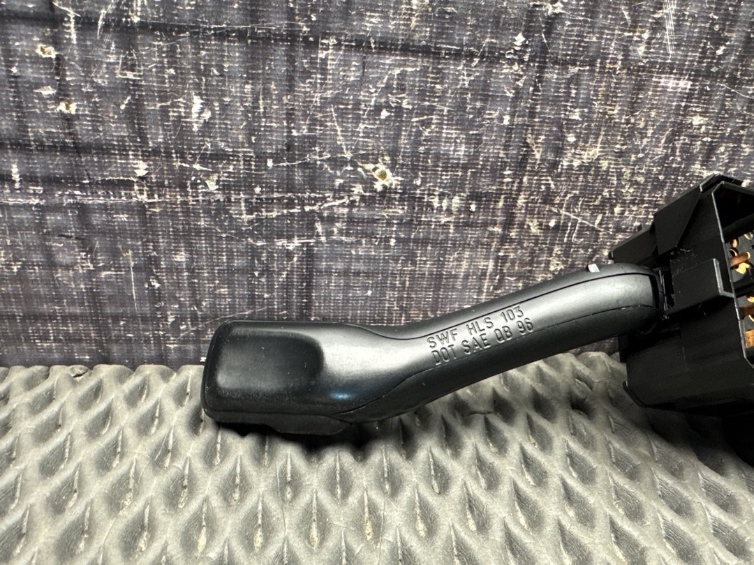 Подрулевой переключатель, 800 рублей, Красноярск