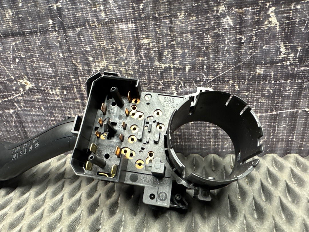 Подрулевой переключатель, 800 рублей, Красноярск