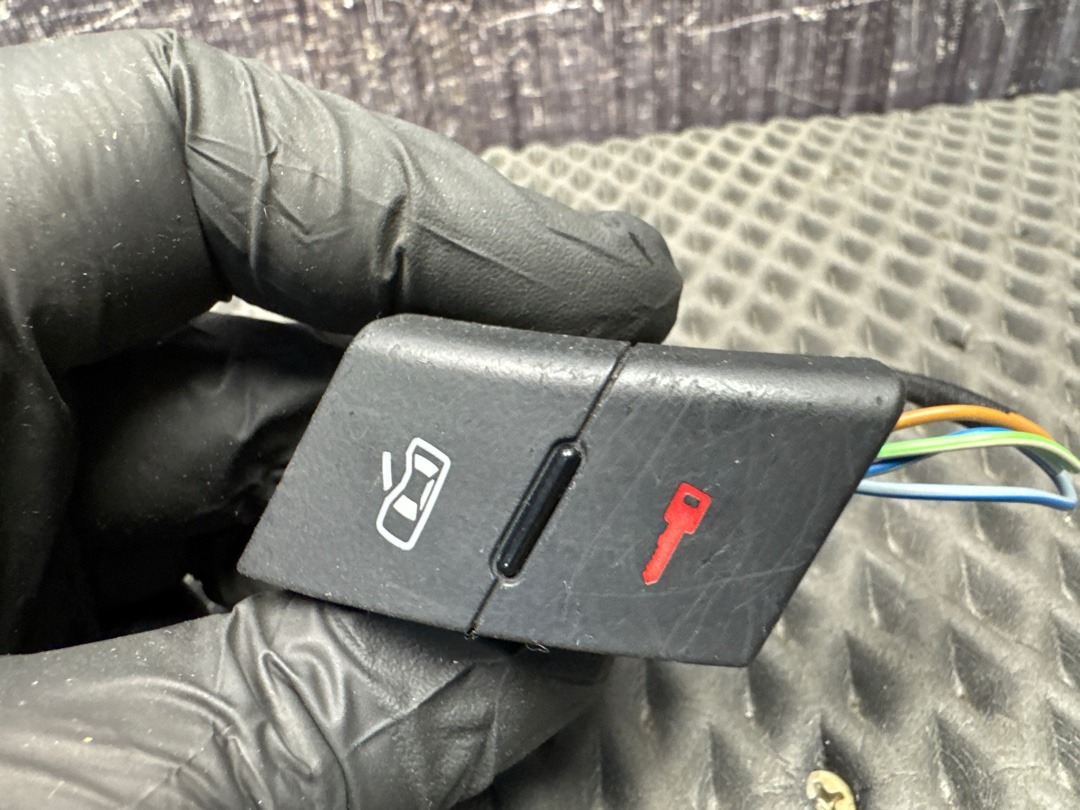 Кнопка центрального замка, 450 рублей, Красноярск