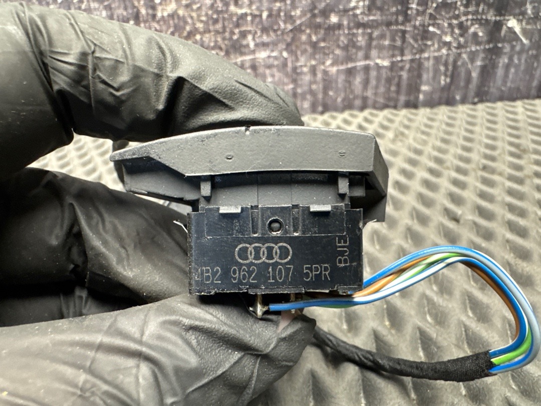 Кнопка центрального замка, 450 рублей, Красноярск