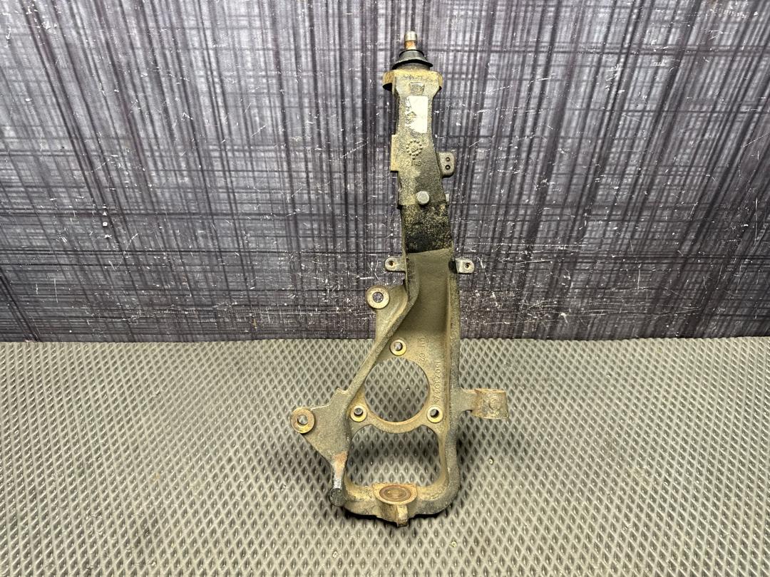 Поворотный кулак, 2000 рублей, Красноярск