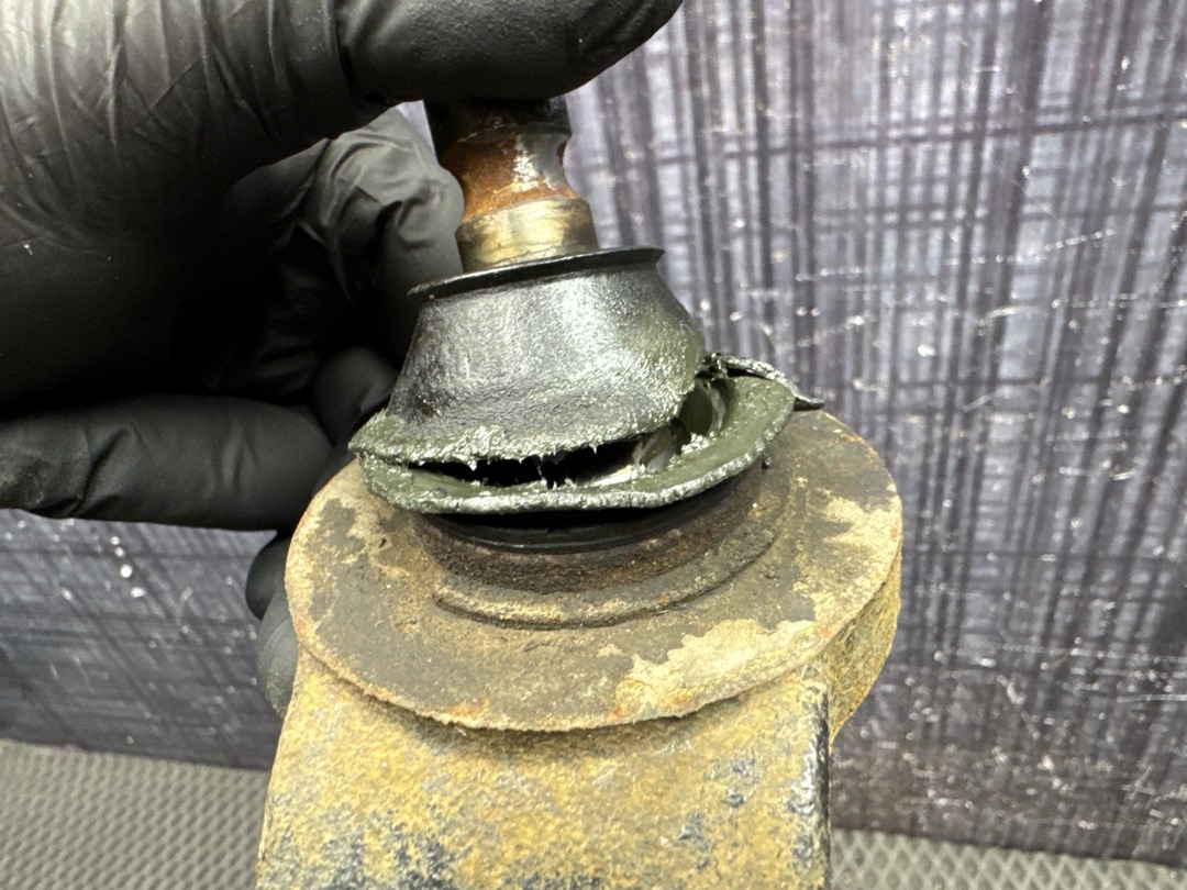 Поворотный кулак, 2000 рублей, Красноярск