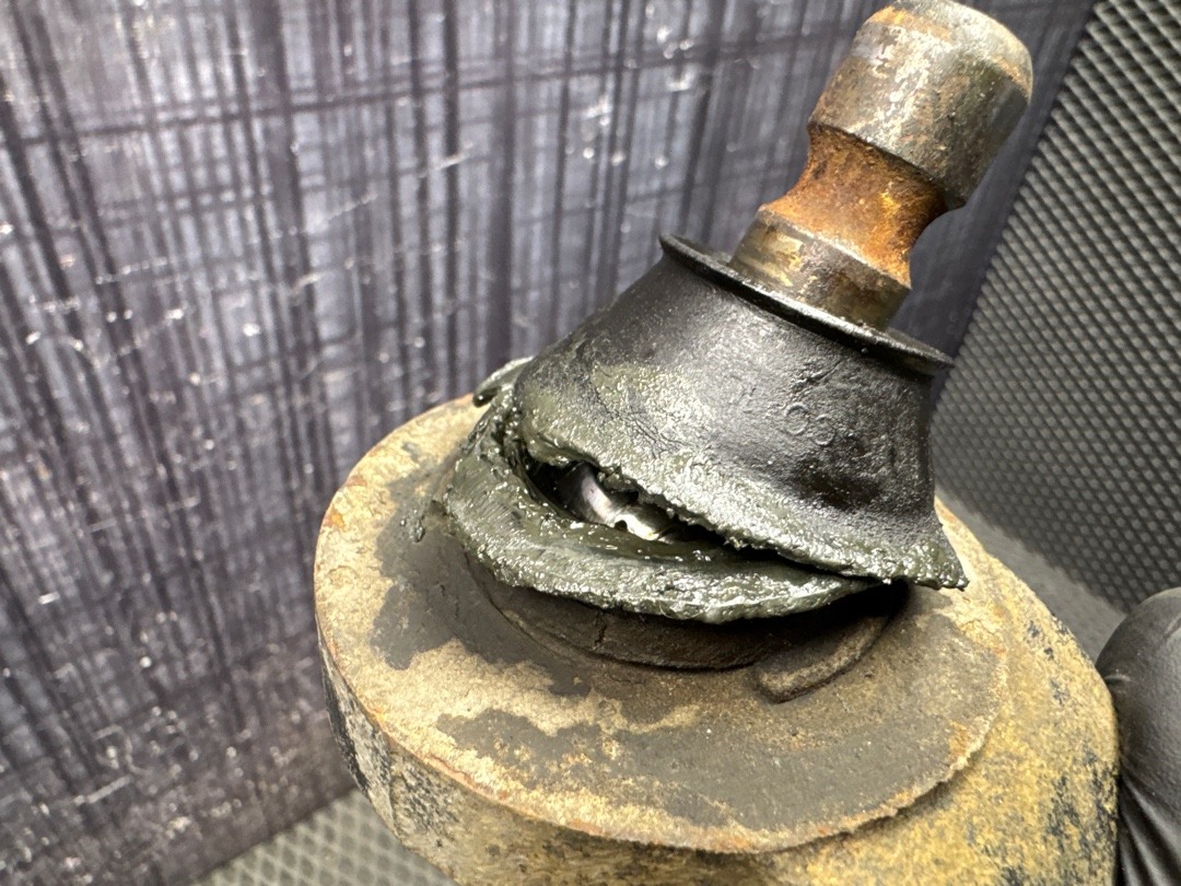 Поворотный кулак, 2000 рублей, Красноярск