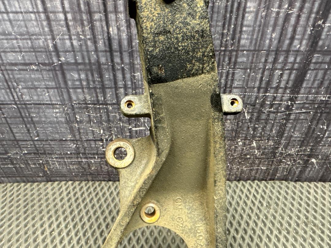 Поворотный кулак, 2000 рублей, Красноярск