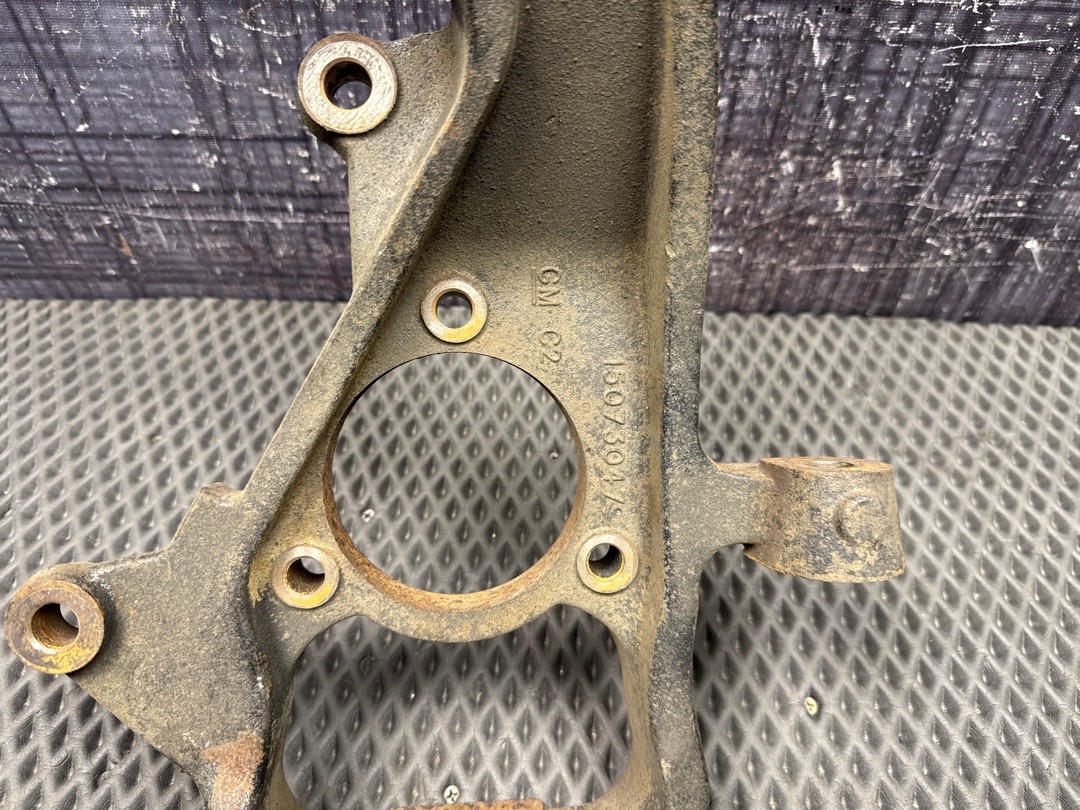 Поворотный кулак, 2000 рублей, Красноярск