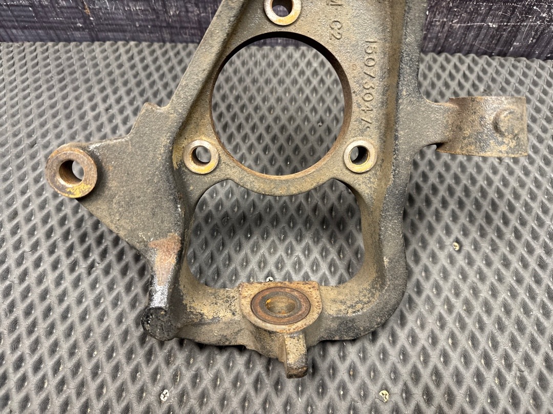 Поворотный кулак, 2000 рублей, Красноярск