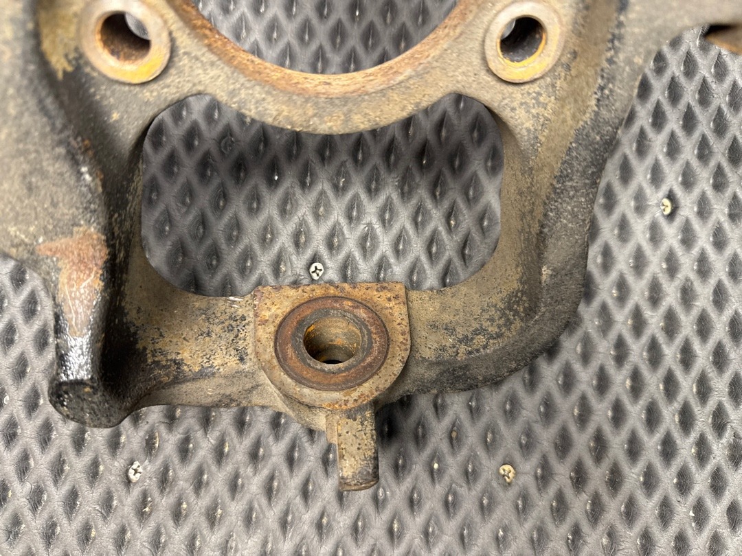 Поворотный кулак, 2000 рублей, Красноярск