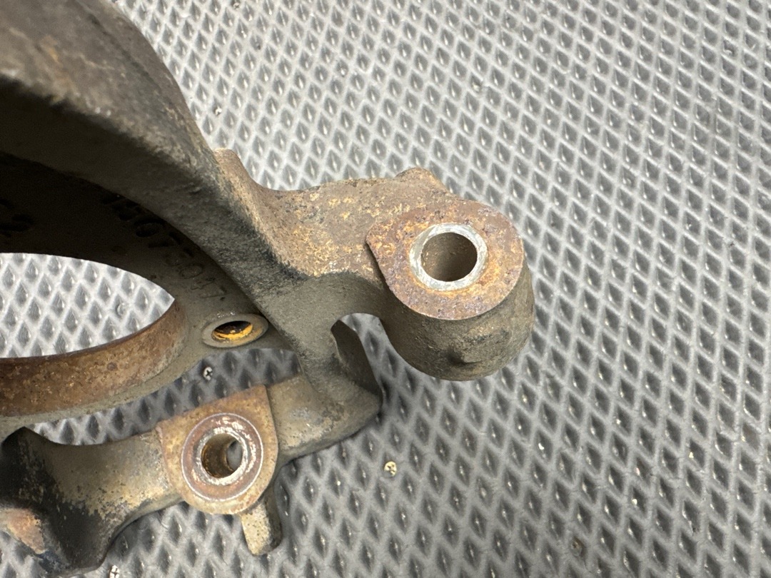 Поворотный кулак, 2000 рублей, Красноярск