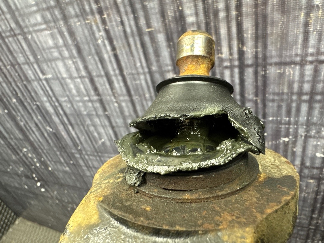 Поворотный кулак, 2000 рублей, Красноярск