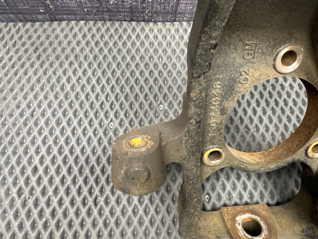 Поворотный кулак, 2000 рублей, Красноярск