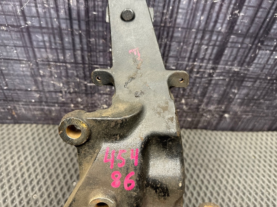 Поворотный кулак, 2000 рублей, Красноярск