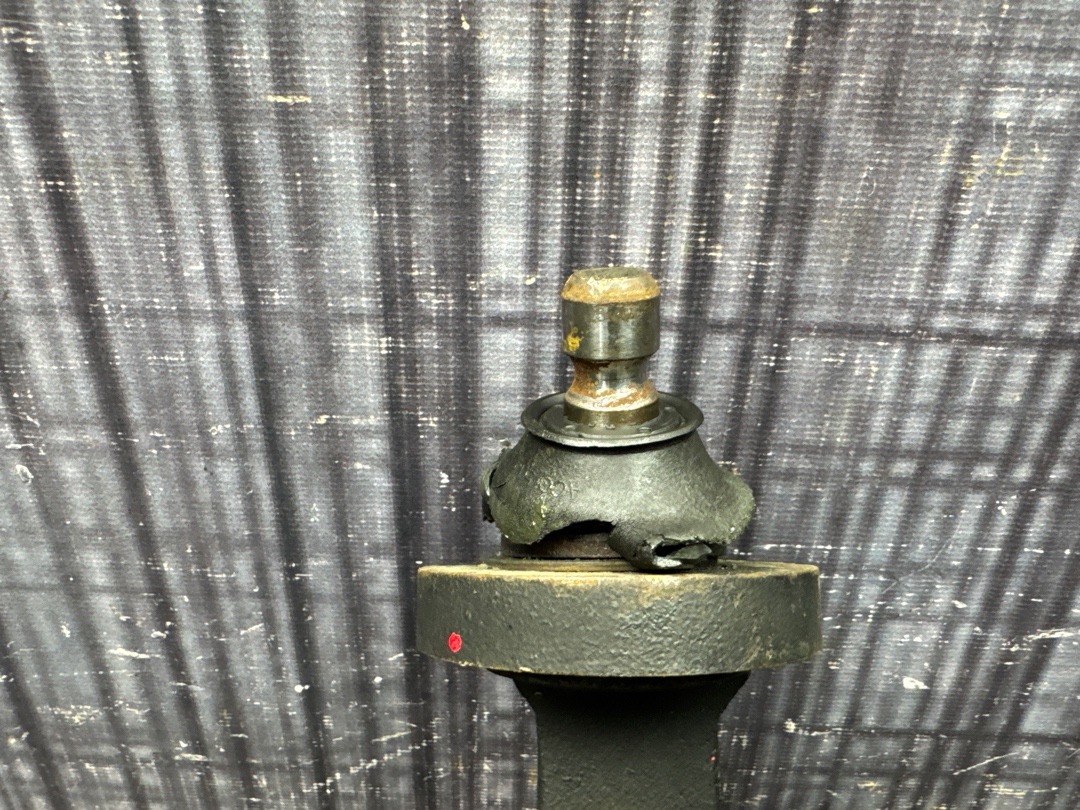 Поворотный кулак, 2000 рублей, Красноярск