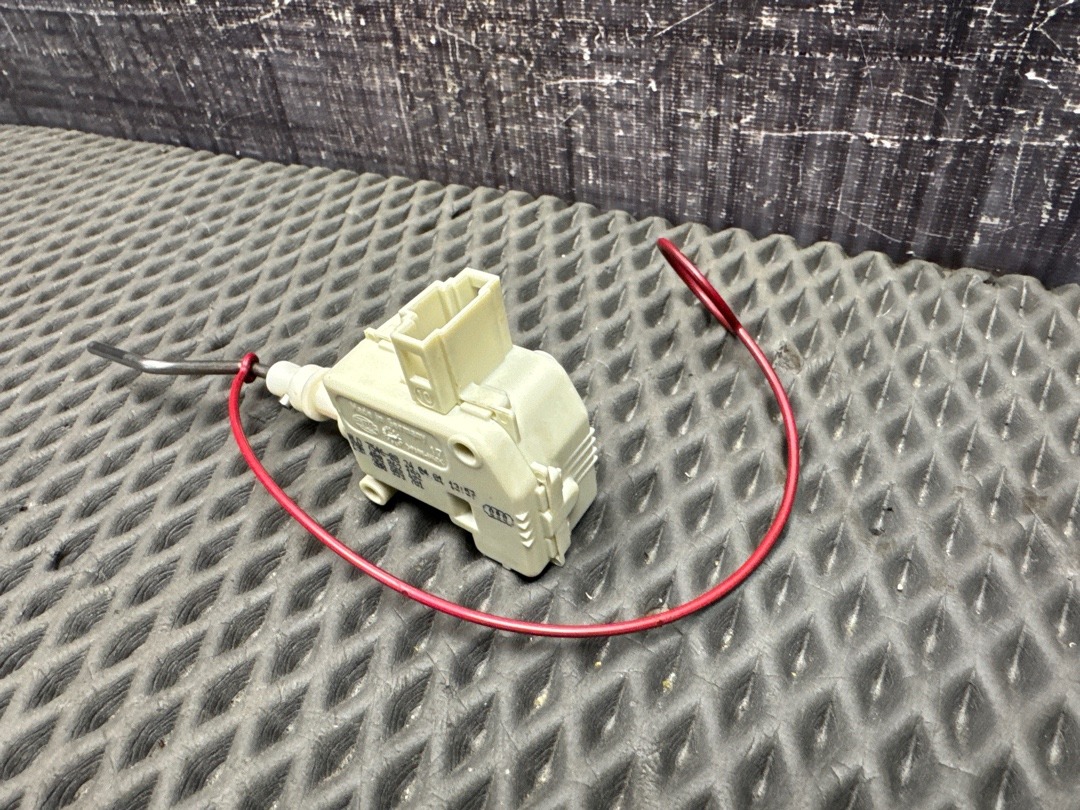 Замок лючка бензобака, 700 рублей, Красноярск