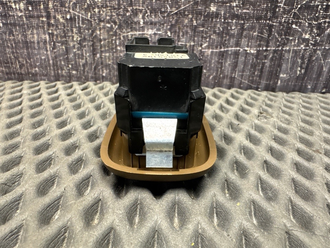 Кнопка стеклоподъемника, 350 рублей, Красноярск