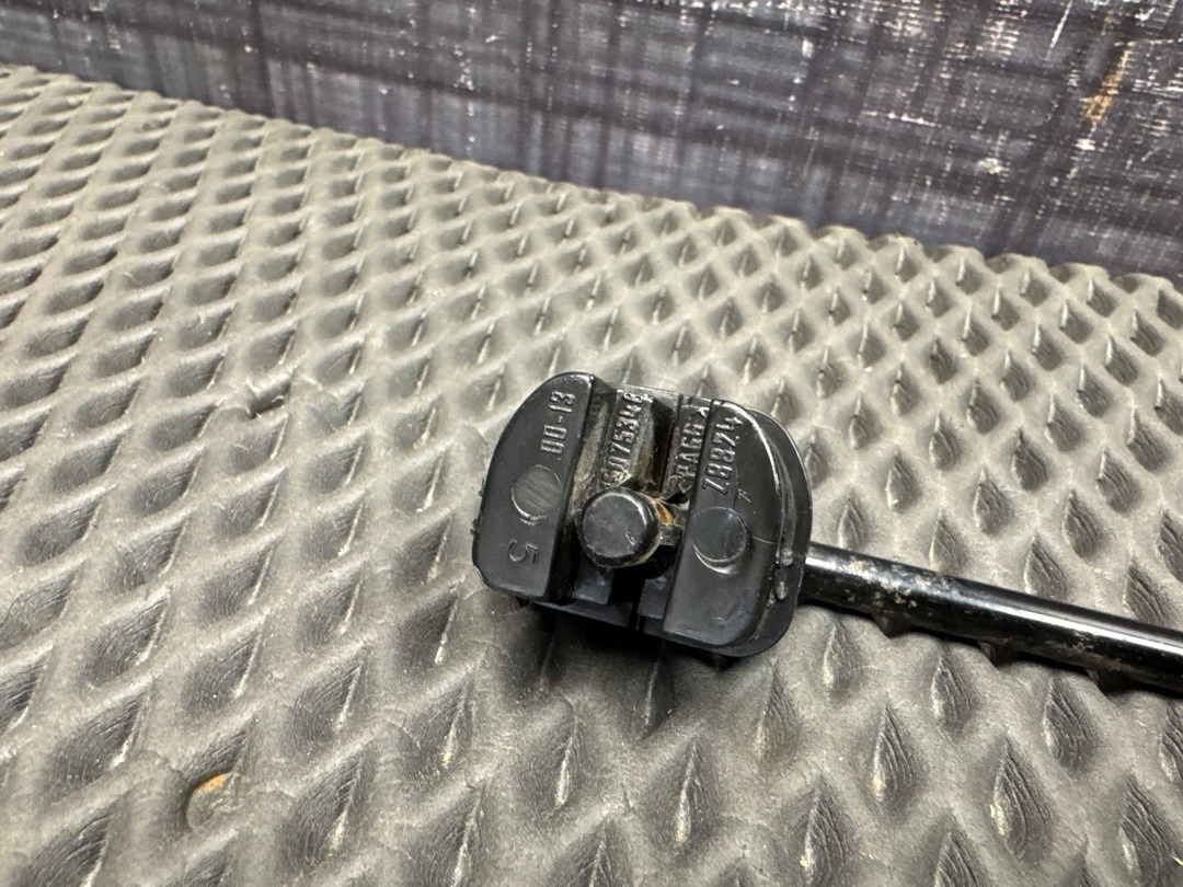 Упор капота, 350 рублей, Красноярск