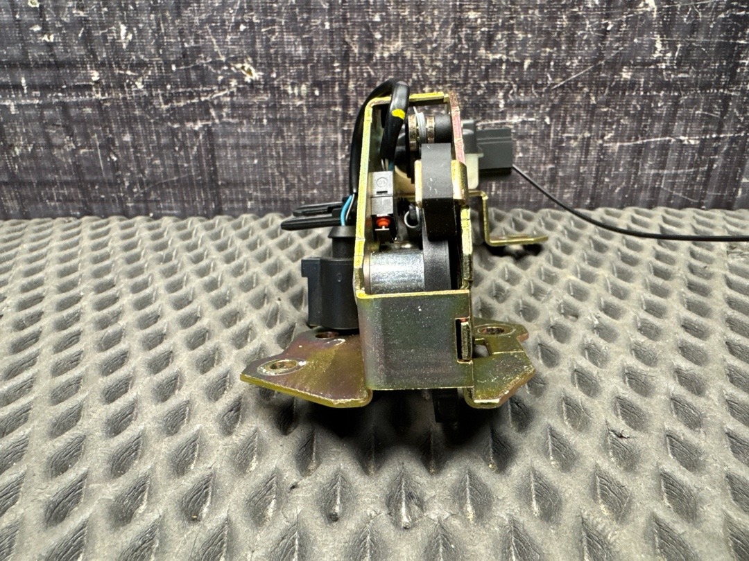 Замок багажника, 1500 рублей, Красноярск