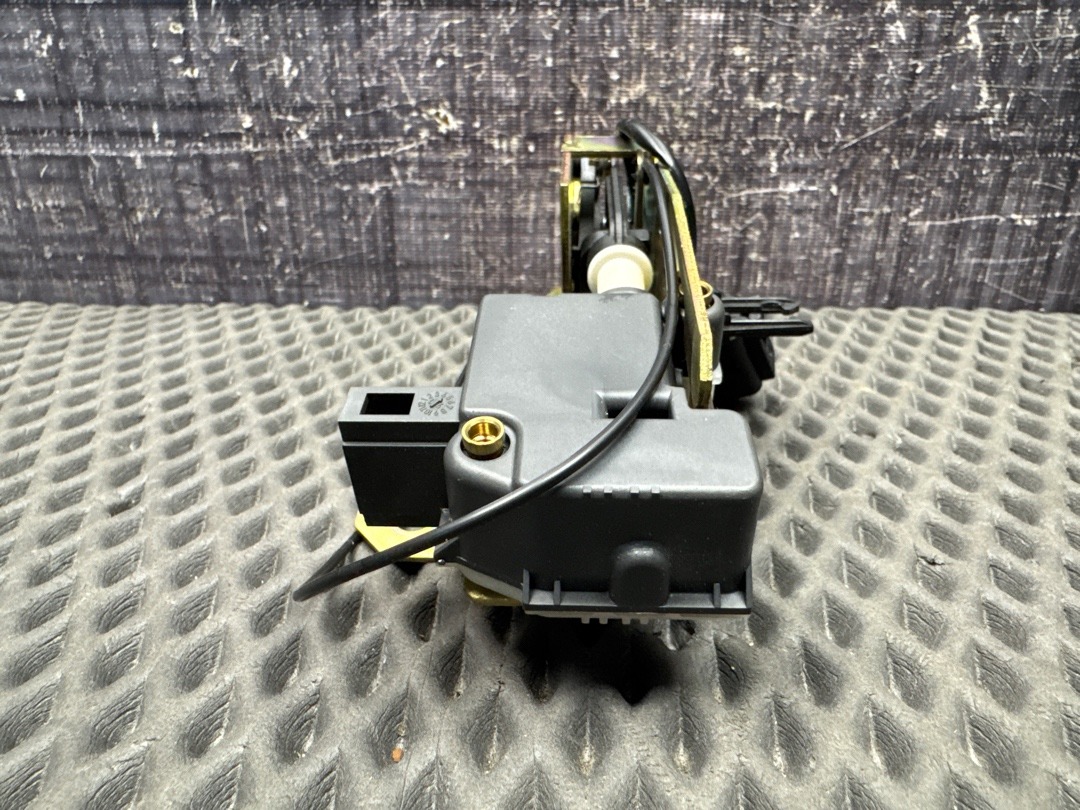 Замок багажника, 1500 рублей, Красноярск