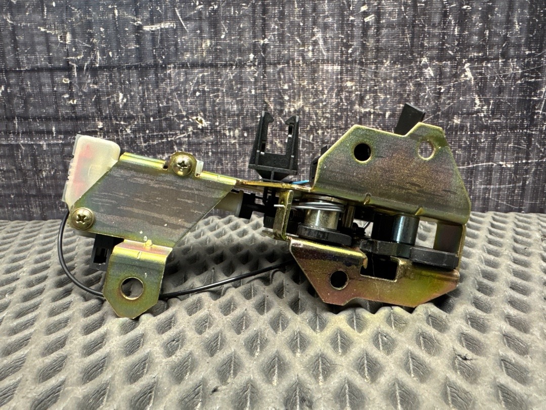 Замок багажника, 1500 рублей, Красноярск