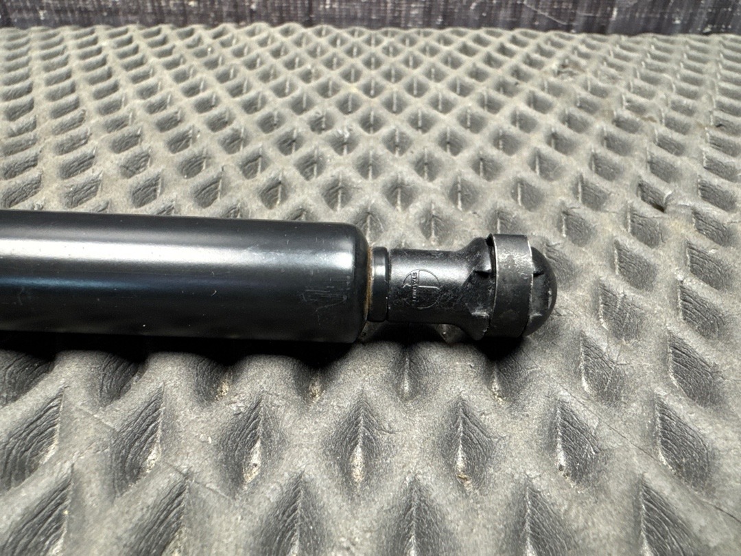 Амортизатор капота, 300 рублей, Красноярск