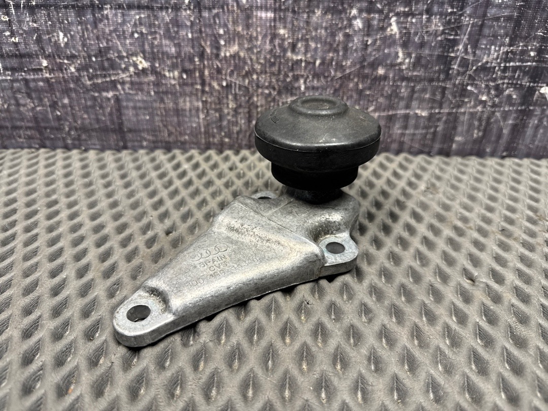 Кронштейн двигателя, 800 рублей, Красноярск