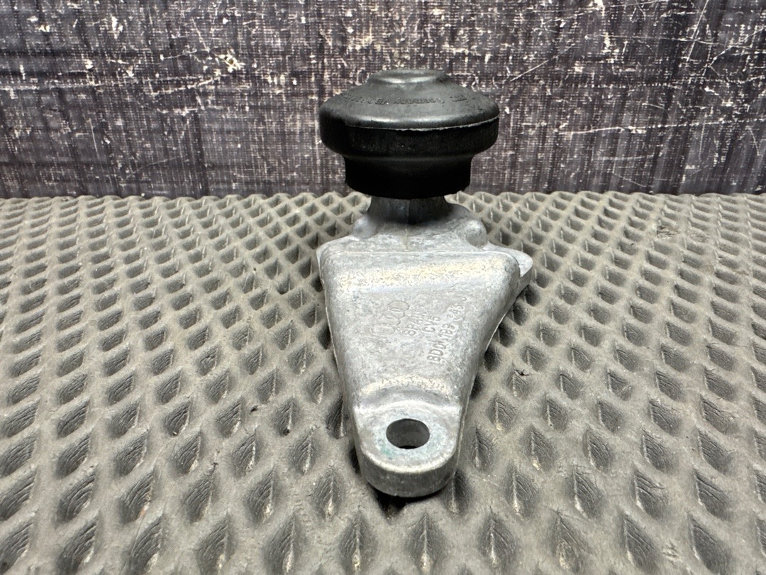 Кронштейн двигателя, 1000 рублей, Красноярск