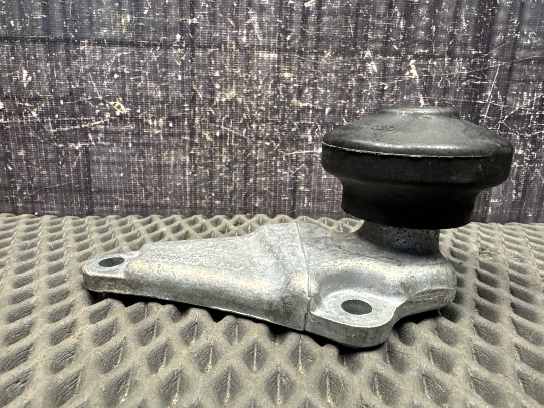 Кронштейн двигателя, 1000 рублей, Красноярск