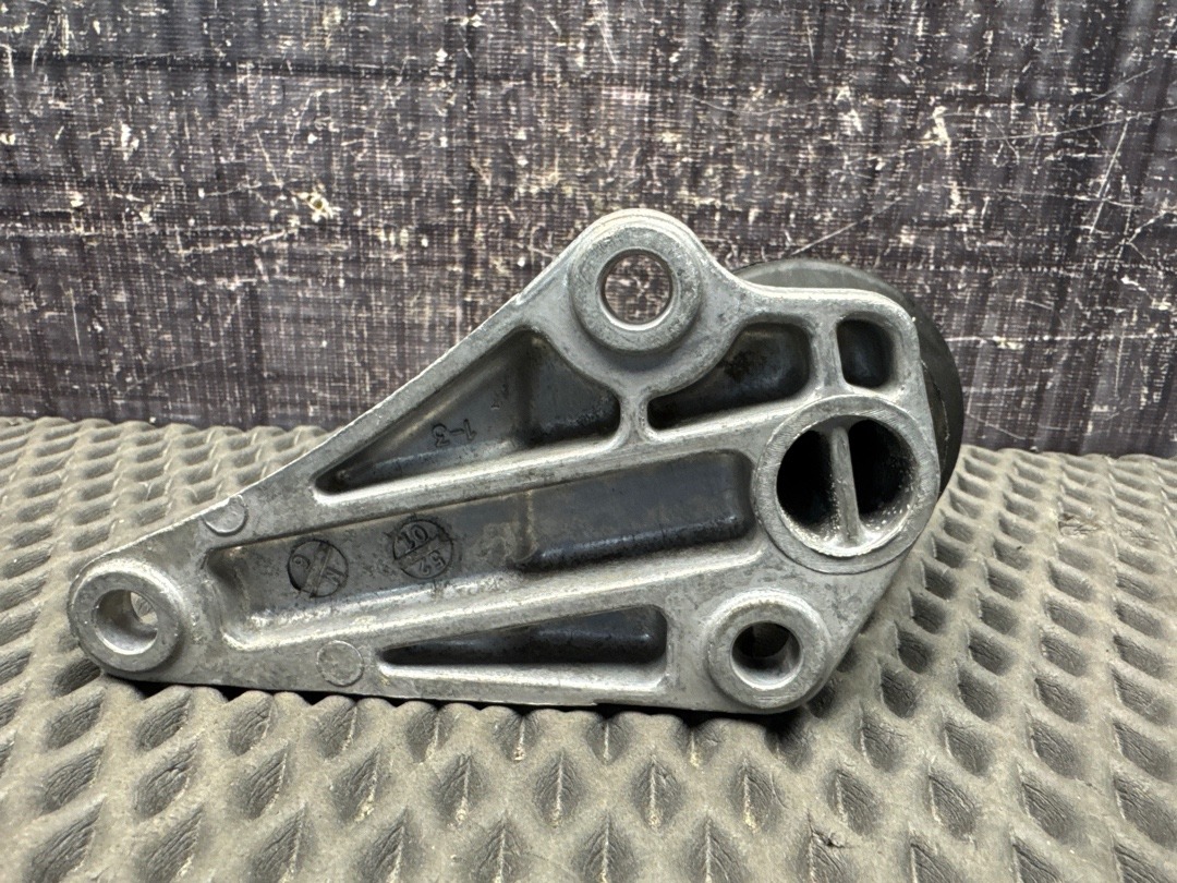 Кронштейн двигателя, 1000 рублей, Красноярск