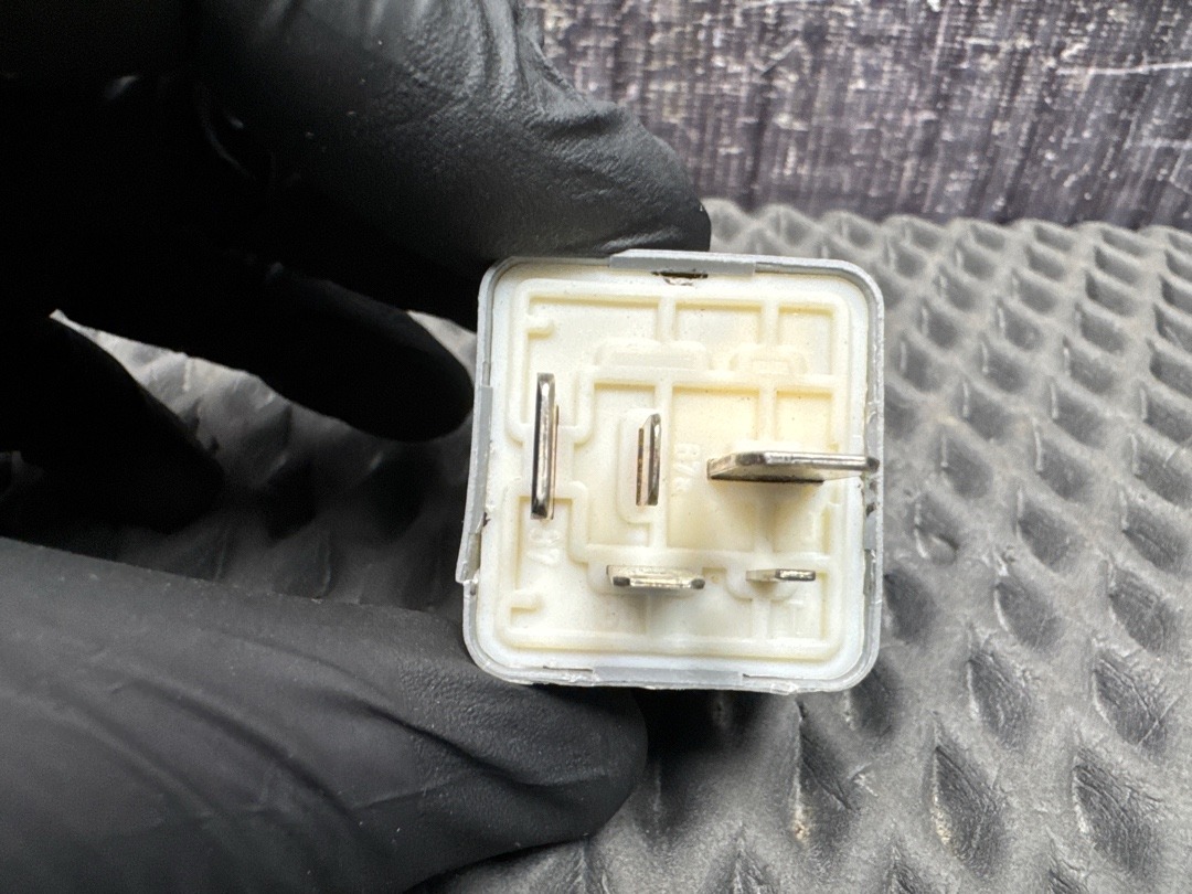 Реле топливного насоса, 500 рублей, Красноярск