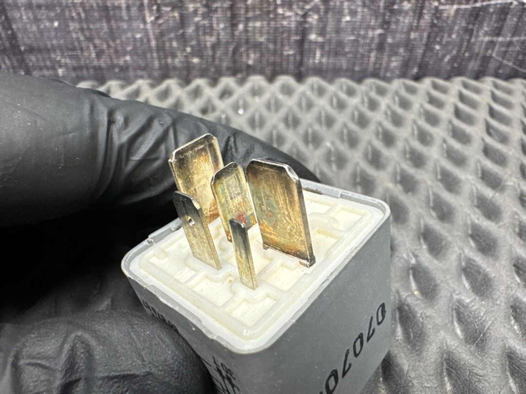 Реле топливного насоса, 500 рублей, Красноярск