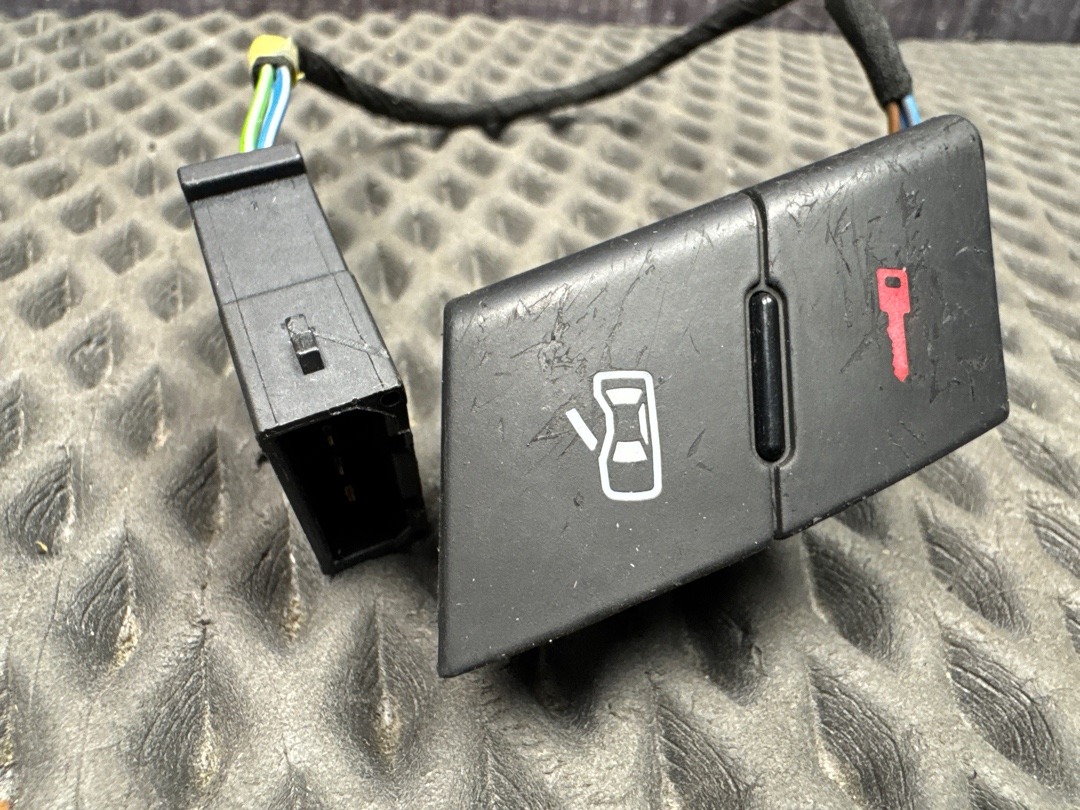 Кнопка центрального замка, 450 рублей, Красноярск