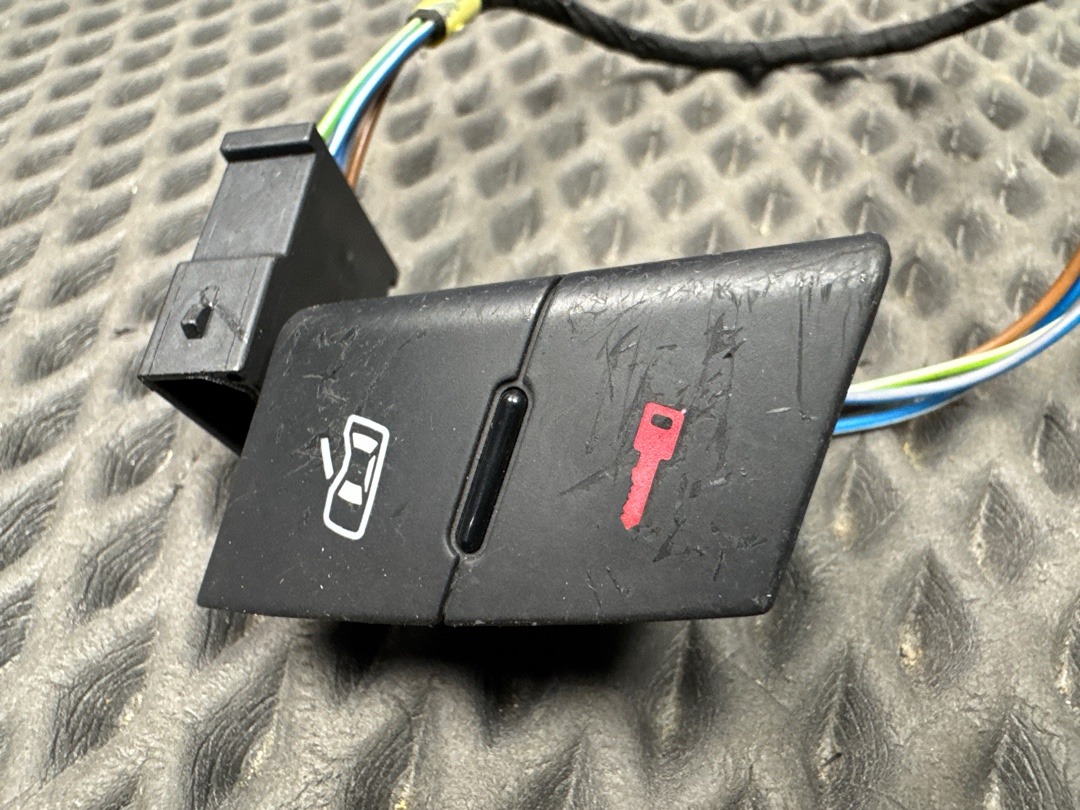 Кнопка центрального замка, 450 рублей, Красноярск