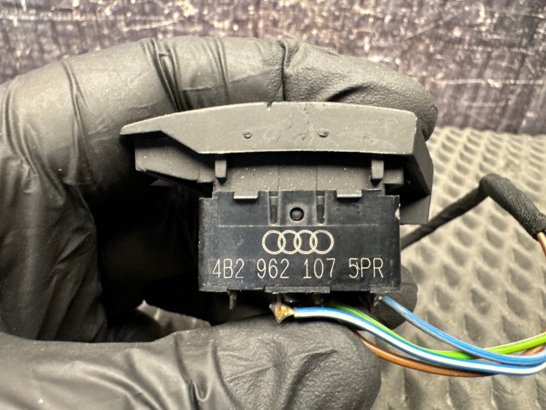 Кнопка центрального замка, 450 рублей, Красноярск