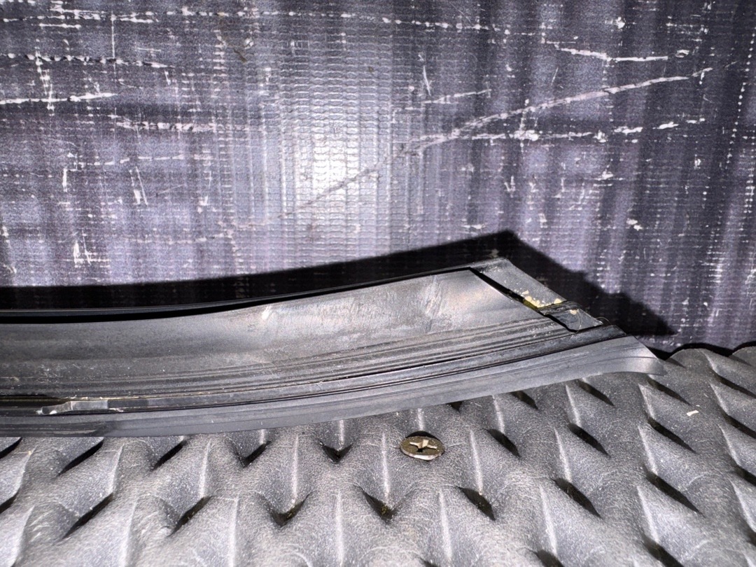 Молдинг лобового стекла, 600 рублей, Красноярск