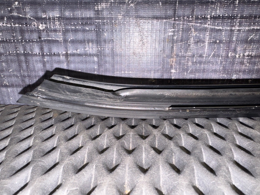 Молдинг лобового стекла, 600 рублей, Красноярск