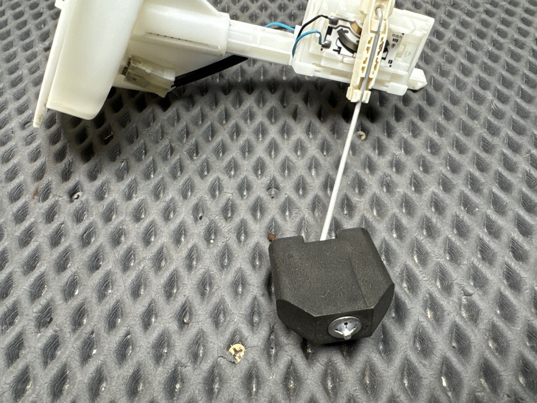 Датчик уровня топлива, 1000 рублей, Красноярск